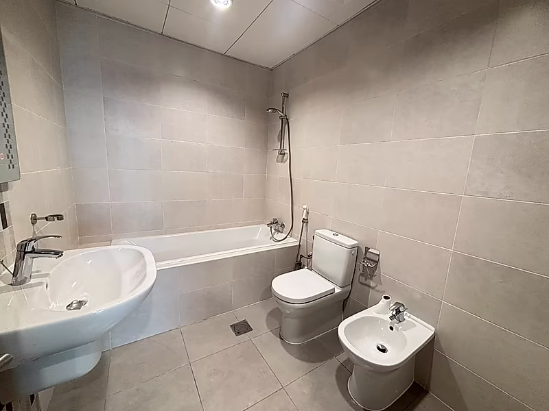 BILLS INCLUDED | 2BRS IN PRIME MARINA LOCATION - Photo 4