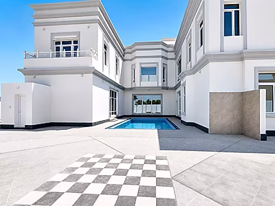 MODERN FAMILY VILLA | SPACIOUS LIVING AREAS