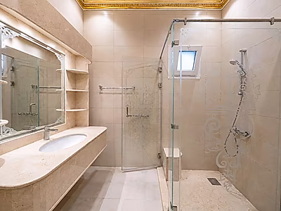 Luxury 9-Master-Bedroom Villa with Elevator & Majlis – Al Thumama, Qatar