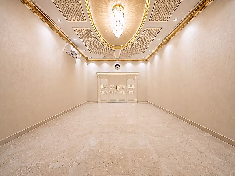Luxury 9-Master-Bedroom Villa with Elevator & Majlis – Al Thumama, Qatar - Photo 8