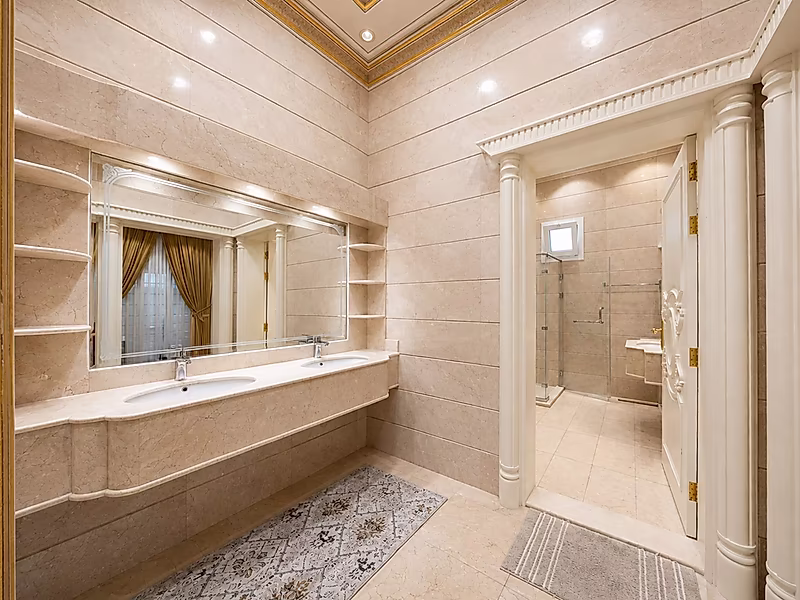 Luxury 9-Master-Bedroom Villa with Elevator & Majlis – Al Thumama, Qatar - Photo 12