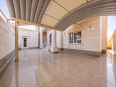 Luxury 9-Master-Bedroom Villa with Elevator & Majlis – Al Thumama, Qatar