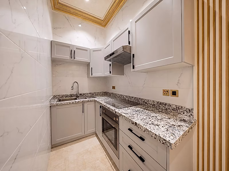 Luxury 9-Master-Bedroom Villa with Elevator & Majlis – Al Thumama, Qatar - Photo 38