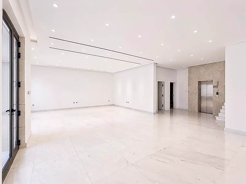 6 BEDROOM VILLA | GENEROUS FAMILY LIVING - Photo 3
