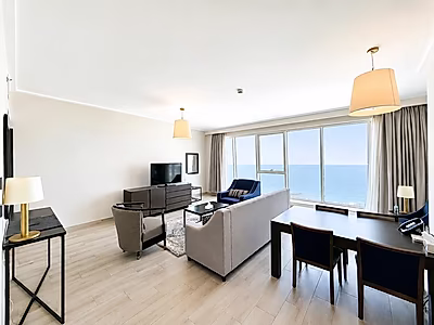Luxurious 1-Bedroom Apartment in West Bay with Spectacular Views