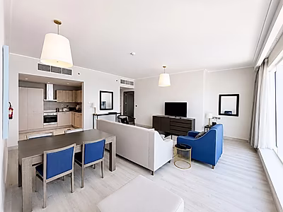 Luxurious 1-Bedroom Apartment in West Bay with Spectacular Views