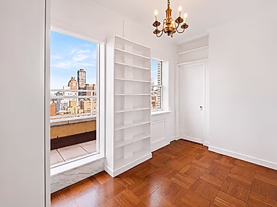Exceptional 3-Bedroom Residence | NoHo, Manhattan