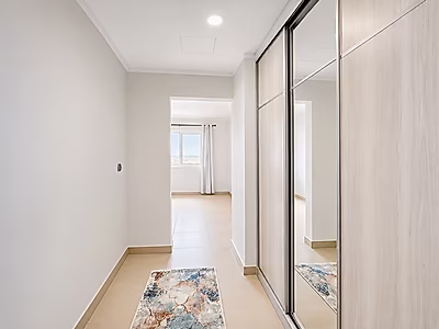 Modern 1-Bedroom Apartment in Fox Hills – Bills Included
