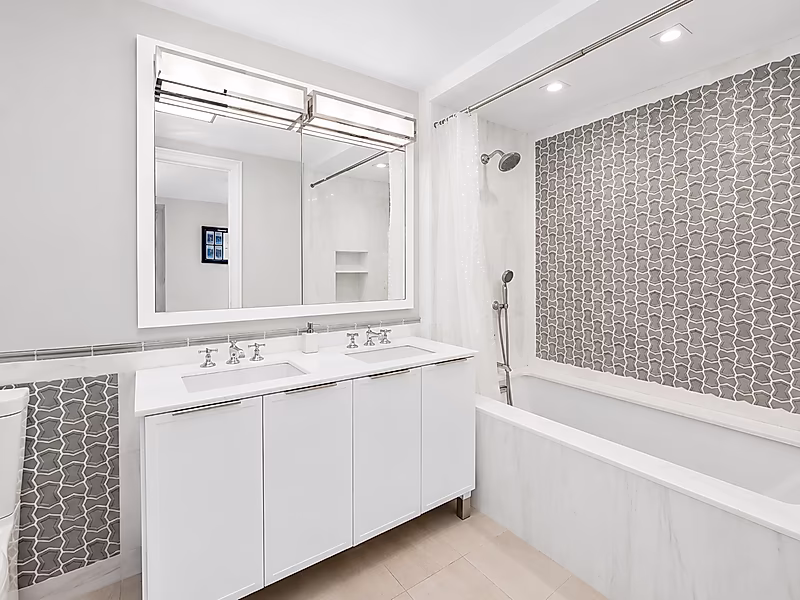 Vibrant Space | Upscale Amenities Included - Photo 11