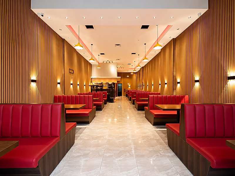 FULLY FITTED RESTAURANT | READY TO OPERATE | EXCEPTIONAL BUSINESS OPPORTUNITY - Photo 1