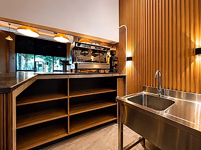 FULLY FITTED RESTAURANT | READY TO OPERATE | EXCEPTIONAL BUSINESS OPPORTUNITY