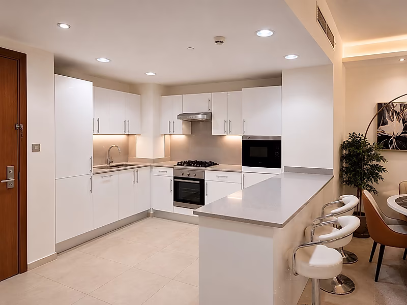 Fully Furnished 1BR | 1 Min from Place Vendôme | Ready Title Deed - Photo 5