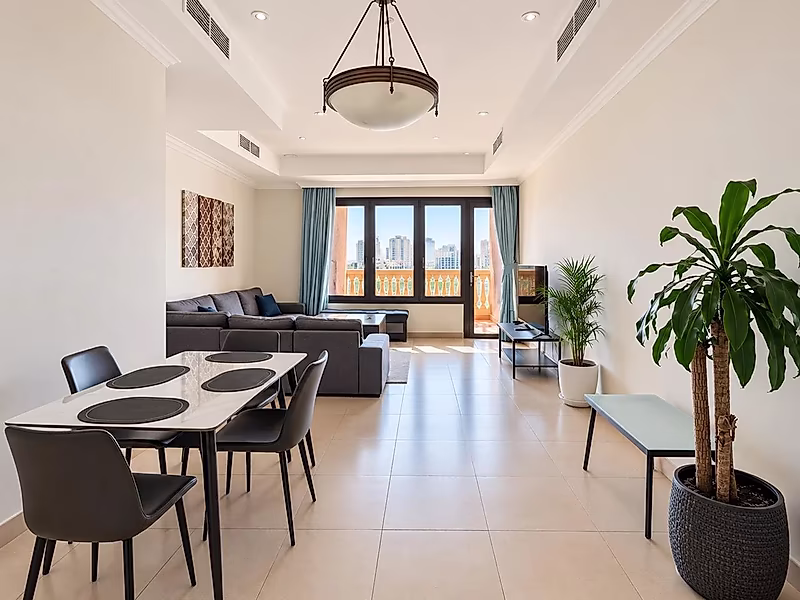 FULL MARINA VIEW | 2 BEDROOM | FURNISHED | BILLS INCLUDING - Photo 1