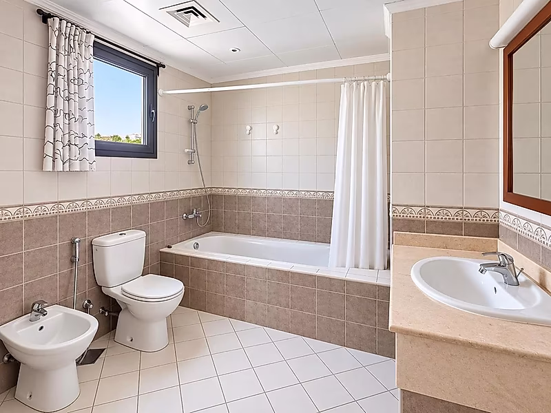 FULL MARINA VIEW | 2 BEDROOM | FURNISHED | BILLS INCLUDING - Photo 9