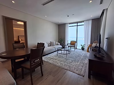 CHIC 2BR APARTMENT WITH CONTEMPORARY ELEGANCE