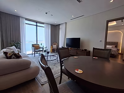 CHIC 2BR APARTMENT WITH CONTEMPORARY ELEGANCE