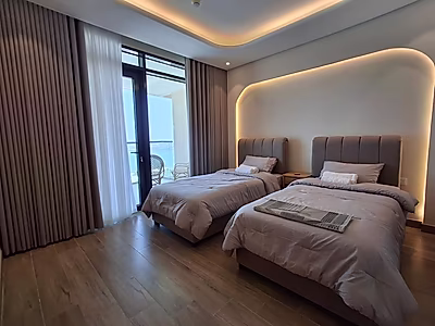 CHIC 2BR APARTMENT WITH CONTEMPORARY ELEGANCE