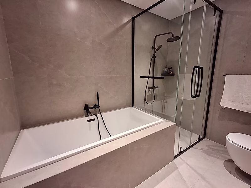 CHIC 2BR APARTMENT WITH CONTEMPORARY ELEGANCE - Photo 6