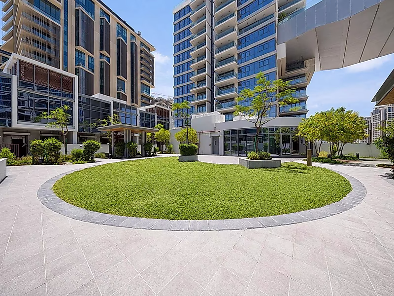 Stunning Modern Townhouse with Luxury Finishes - Photo 3