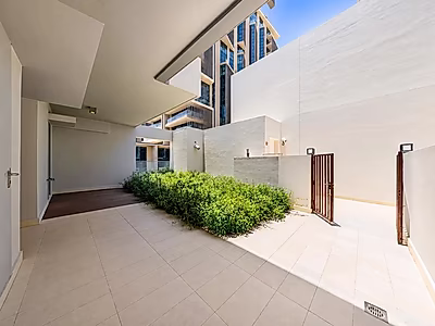 Stunning Modern Townhouse with Luxury Finishes
