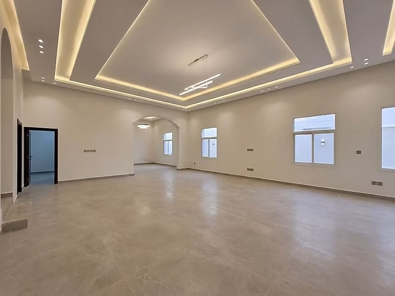 7BR Villa with Majlis | Near Lulu Al Wukair - Photo 2