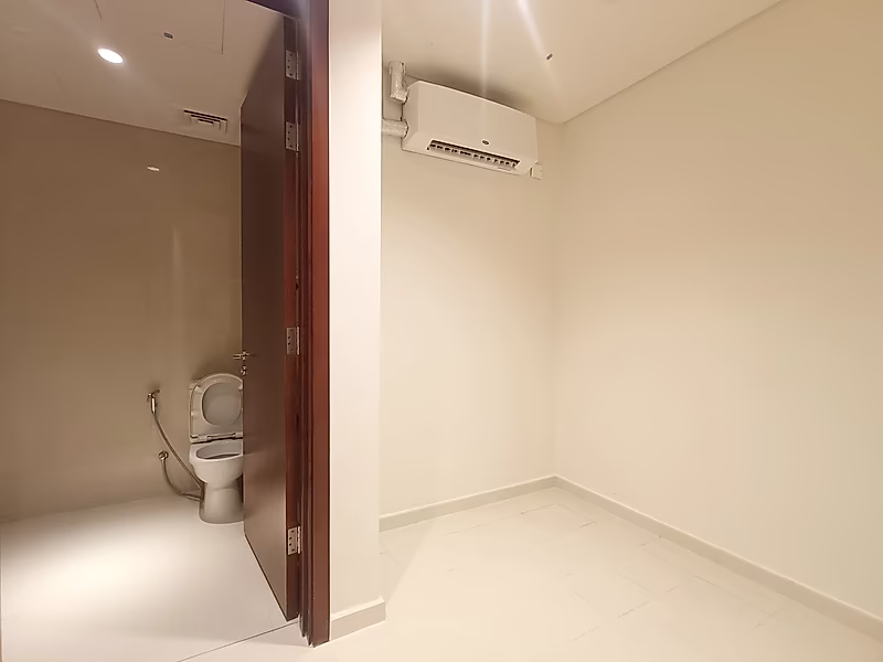 شقة رائعة للإيجار 3 غرف نوم + غرفة خادمة | إطلالات خلابة على البحر والمدينة - Photo 17