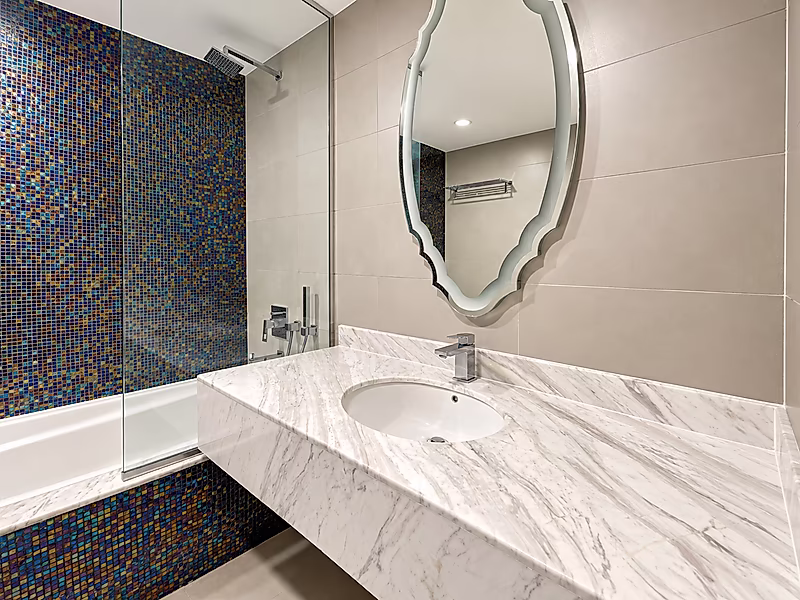 LUXURY 3-BEDROOM APARTMENT | SOPHISTICATED LIVING - Photo 6
