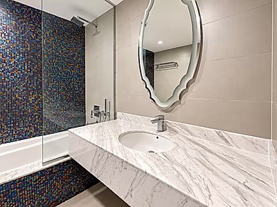 LUXURY 3-BEDROOM APARTMENT | SOPHISTICATED LIVING
