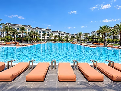 LUXURY 3-BEDROOM APARTMENT | SOPHISTICATED LIVING