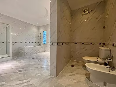 Luxurious 4+maid Villa with Beach Access