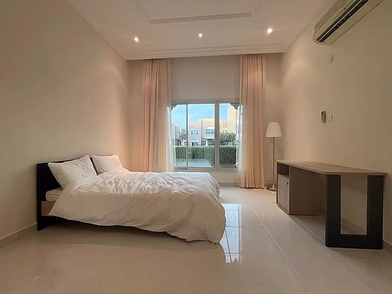Luxurious 4+maid Villa with Beach Access - Photo 15