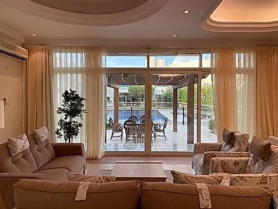 Luxurious 4+maid Villa with Beach Access
