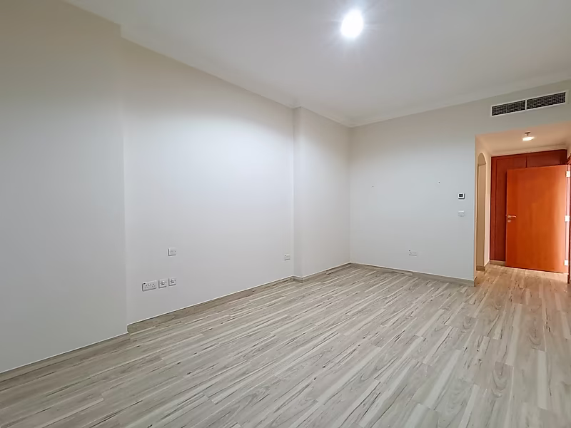 ONE-BEDROOM SEMI-FURNISHED APARTMENT IN PORTO ARABIA - Photo 8