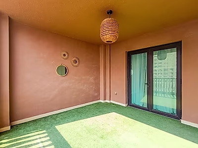 ONE-BEDROOM SEMI-FURNISHED APARTMENT IN PORTO ARABIA