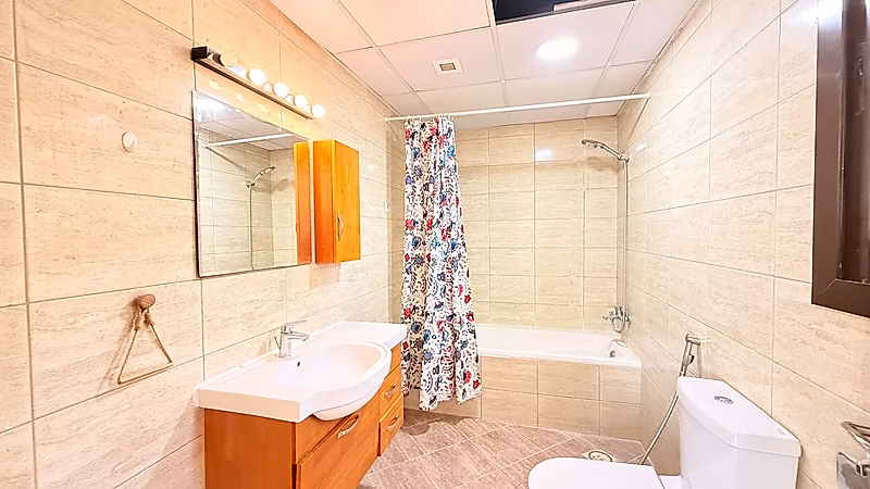 Elegant 2BR Apartment with Stadium View - Photo 7