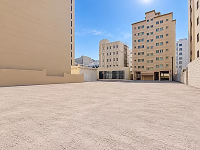Prime Corner Land for G+3 Building – Fareej, Doha