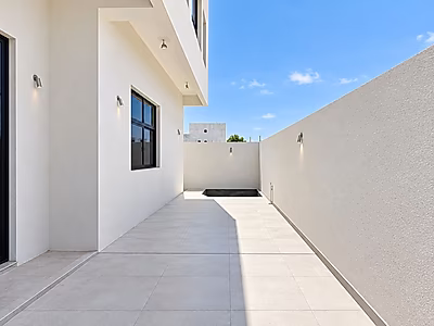 Spacious 7-Bedroom Villa for Sale in Huzoom – Ready to Move In