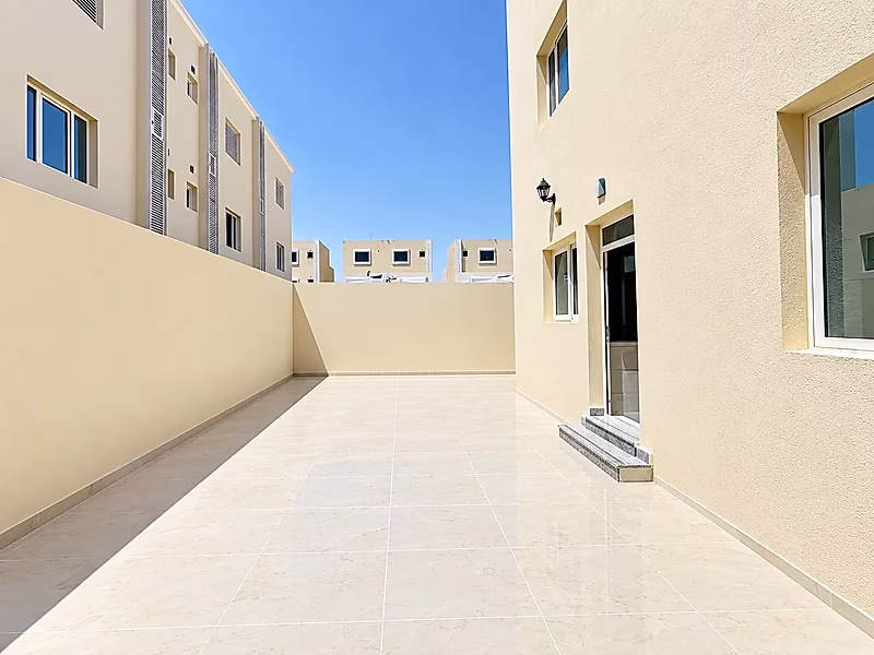 STUNNING COMPOUND VILLA FOR UPSCALE LIVING - Photo 4