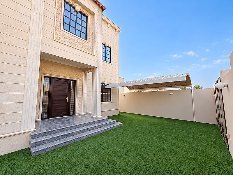 EXQUISITE VILLA WITH OPULENT TOUCHES - Photo 1