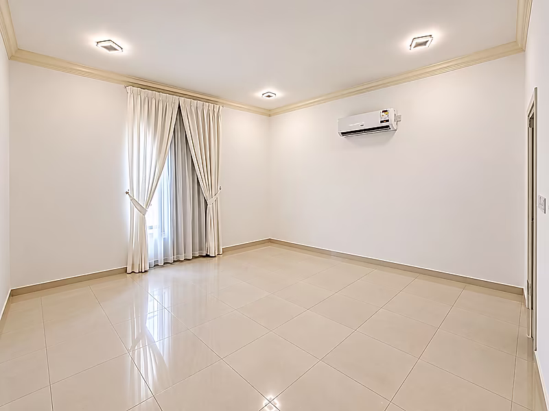 EXQUISITE VILLA WITH OPULENT TOUCHES - Photo 6