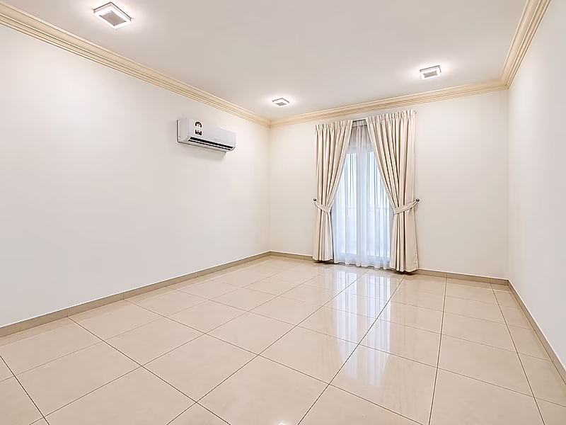 EXQUISITE VILLA WITH OPULENT TOUCHES - Photo 7