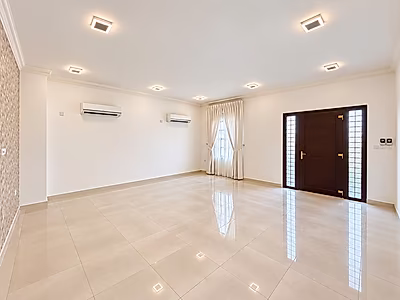 EXQUISITE VILLA WITH OPULENT TOUCHES