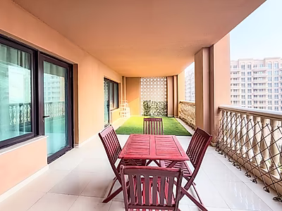 ONE-BEDROOM SEMI-FURNISHED APARTMENT IN PORTO ARABIA