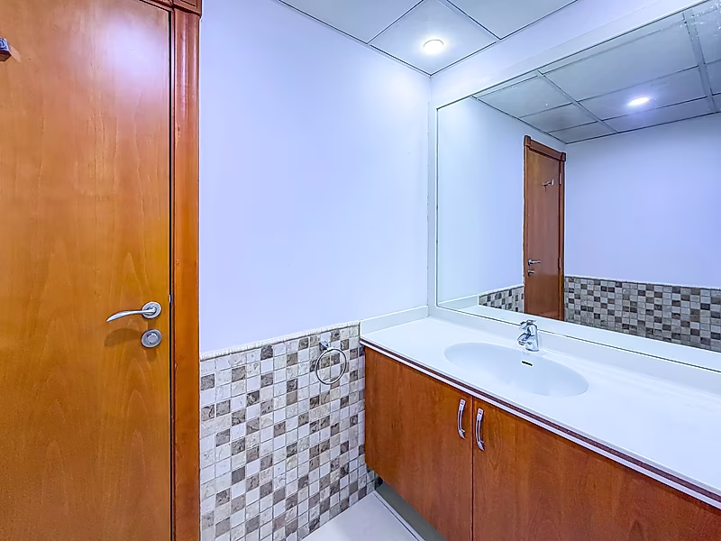 ONE-BEDROOM SEMI-FURNISHED APARTMENT IN PORTO ARABIA - Photo 9