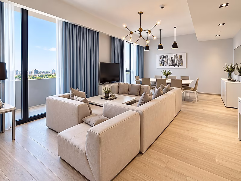 3-BEDROOM FULLY FURNISHED APARTMENT IN LUSAIL – GREAT DEAL - Photo 1