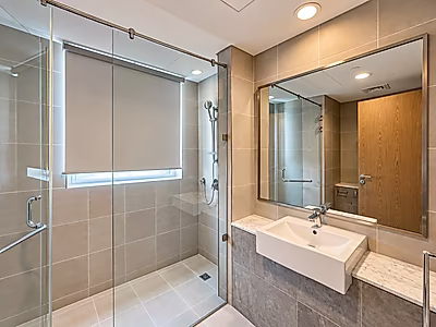 BILLS INCLUDED | 2 BEDROOM SEAVIEW DUPLEX