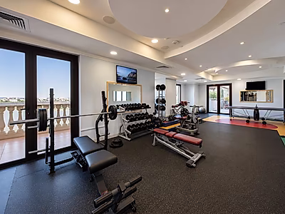 SPACIOUS 1-BEDROOM | FURNISHED | PRIME PEARL LOCATION