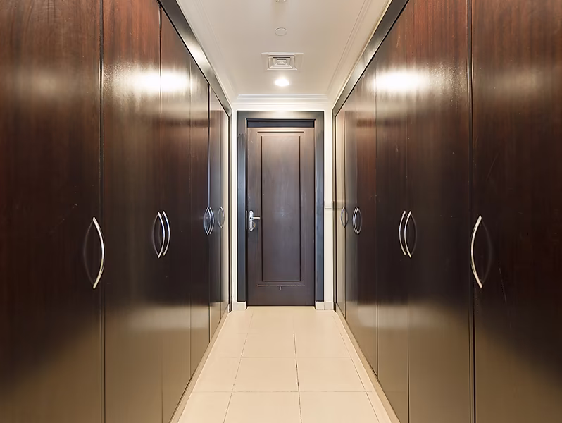 WELL MAINTAINED 1 BEDROOM | PORTO ARABIA - Photo 4