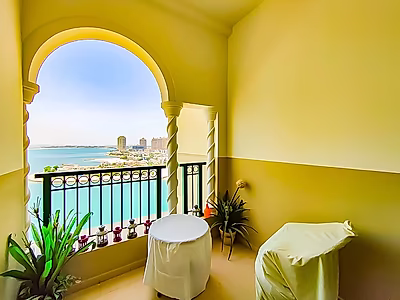 UNBEATABLE SEA VIEWS | STUDIO WITH BALCONY | PEARL