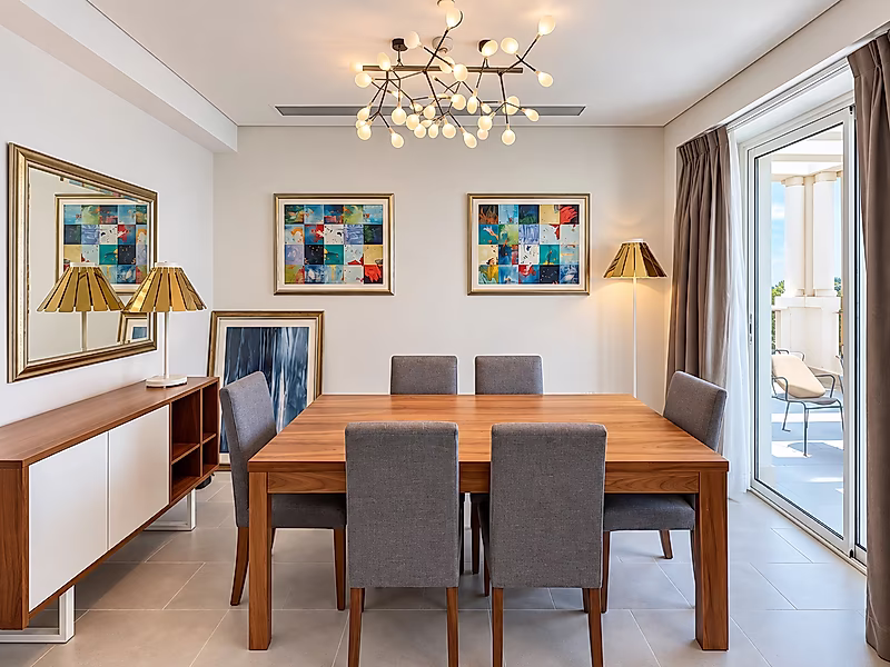 FURNISHED 3-BEDROOM+MAIDS  | BILLS IN | SEA VIEW | BALCONIES | PEARL - Photo 1